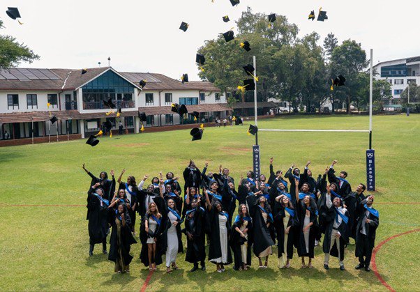 🎓.jpg